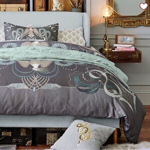 Pottery Barn Teen Fantastic Beasts Gray Duvet Cover and Shams Full / Queen